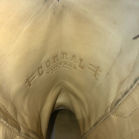 Corral Vintage Black Boots - Picture 5 of 6